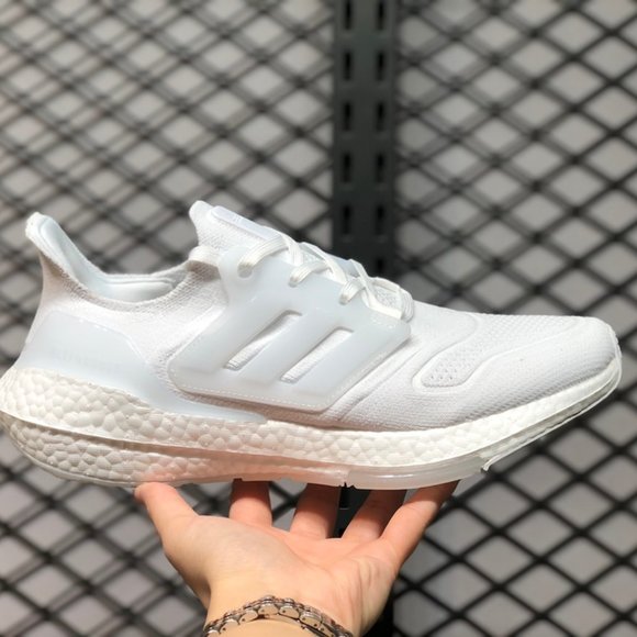 Adidas Ultra Boost 22
